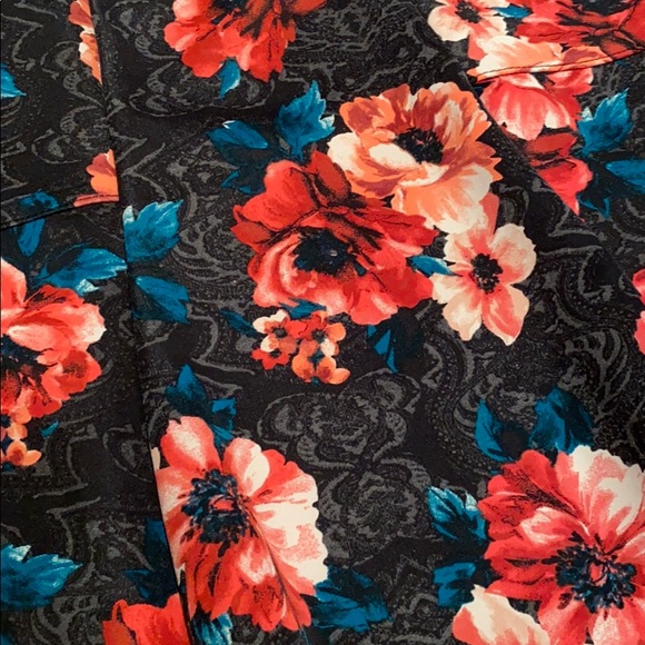 HOLISTER Flower Print Scuba Mini Skirt - Picture 6 of 6